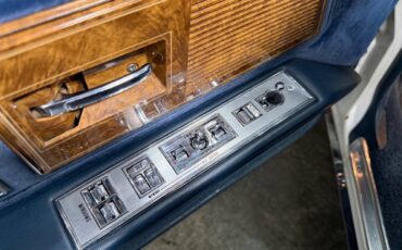 Buick-Riviera-1985-COUPE-38