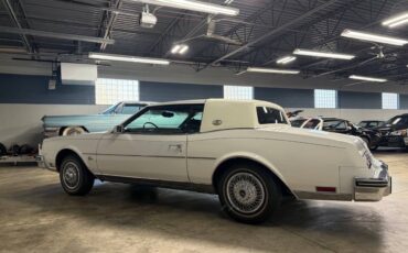 Buick-Riviera-1985-COUPE-5