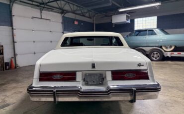 Buick-Riviera-1985-COUPE-6