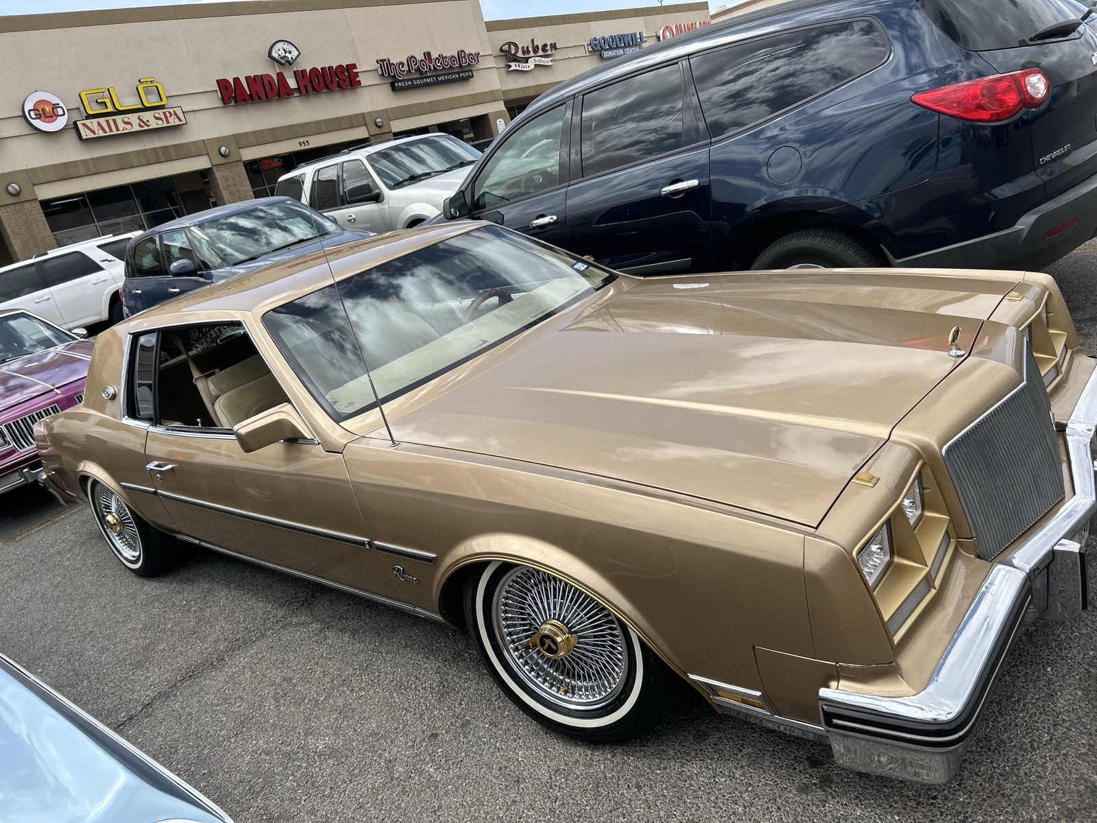 Buick-Riviera-1985-Coupe-10
