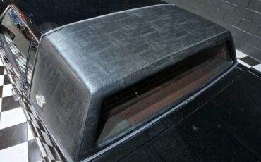 Buick-Riviera-1985-Coupe-10