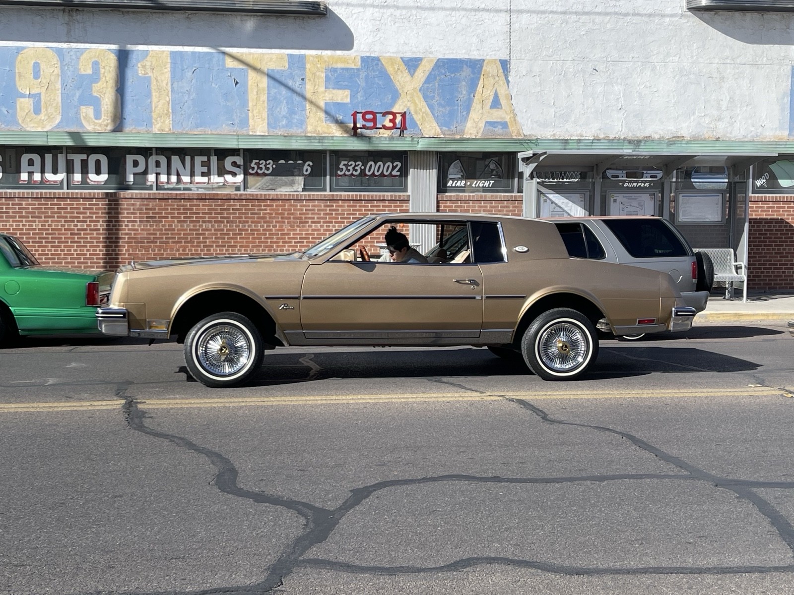Buick-Riviera-1985-Coupe-12