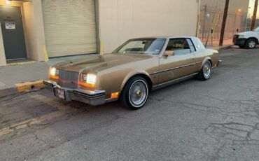 Buick-Riviera-1985-Coupe-15