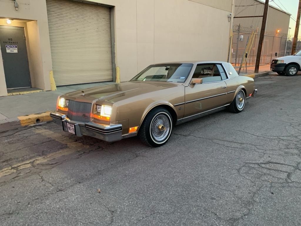 Buick-Riviera-1985-Coupe-15