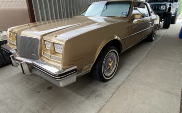 Buick-Riviera-1985-Coupe-16