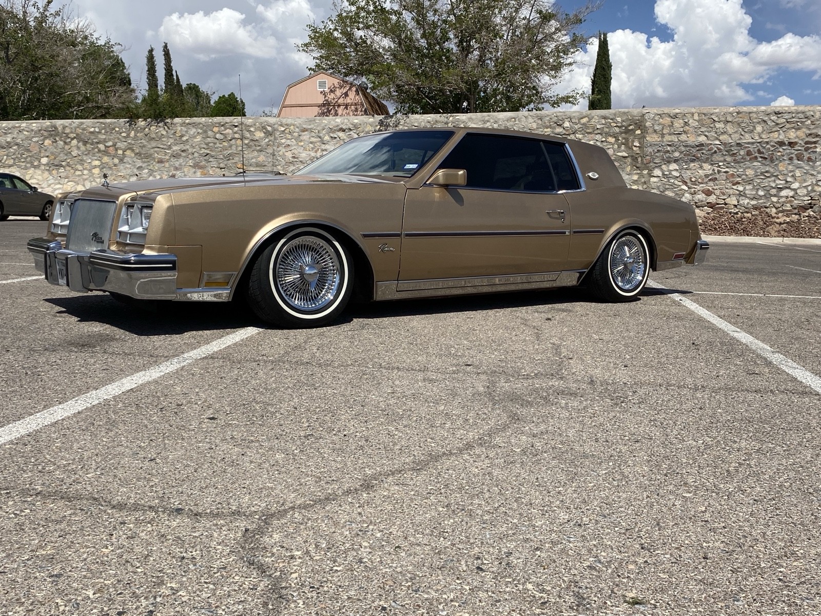 Buick-Riviera-1985-Coupe-17