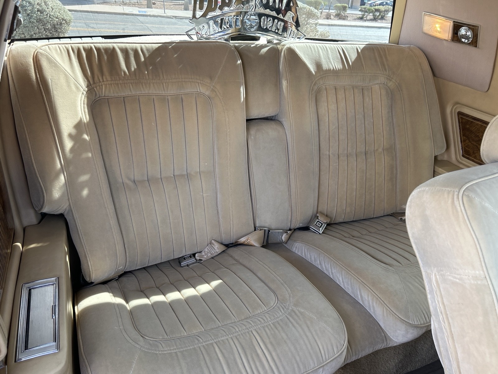 Buick-Riviera-1985-Coupe-22