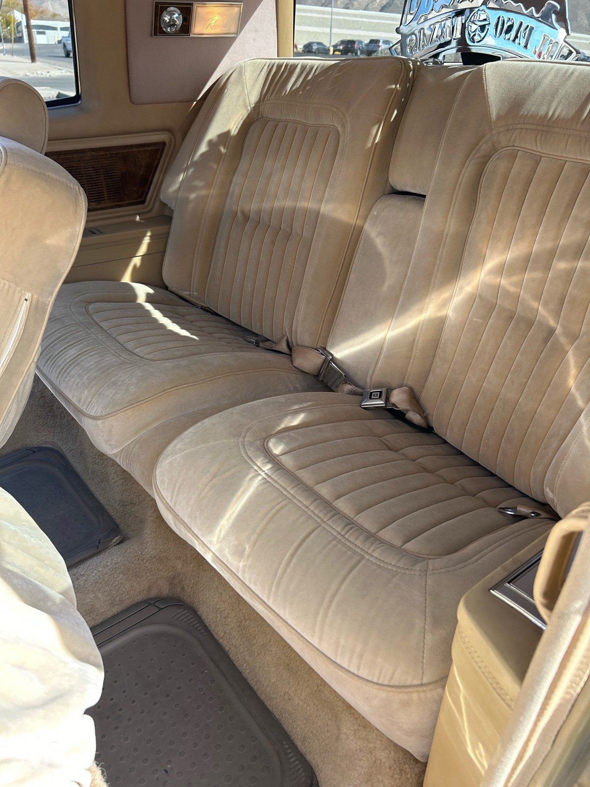 Buick-Riviera-1985-Coupe-24