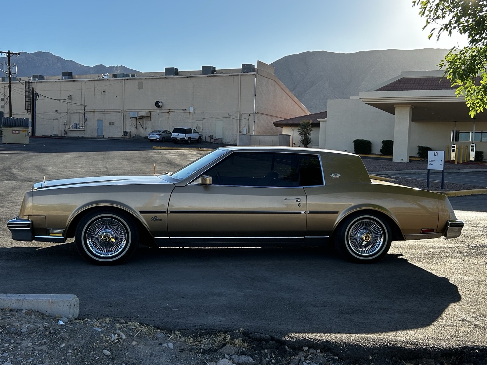 Buick-Riviera-1985-Coupe-6