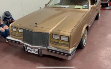 Buick-Riviera-1985-Coupe-8