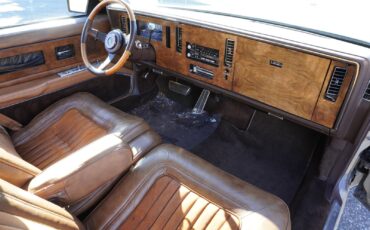 Buick-Riviera-XX-Anniversary-Edition-1983-Coupe-11