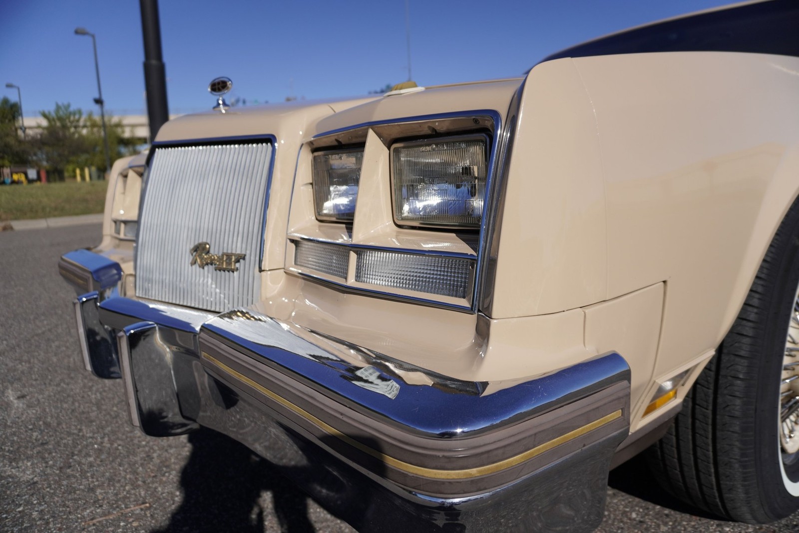 Buick-Riviera-XX-Anniversary-Edition-1983-Coupe-17