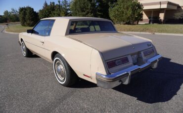 Buick-Riviera-XX-Anniversary-Edition-1983-Coupe-5