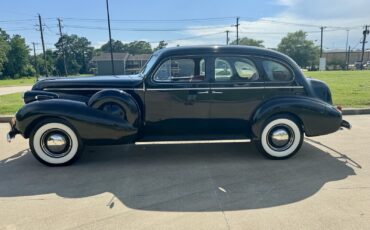 Buick-Roadmaster-1939-Sedan-10