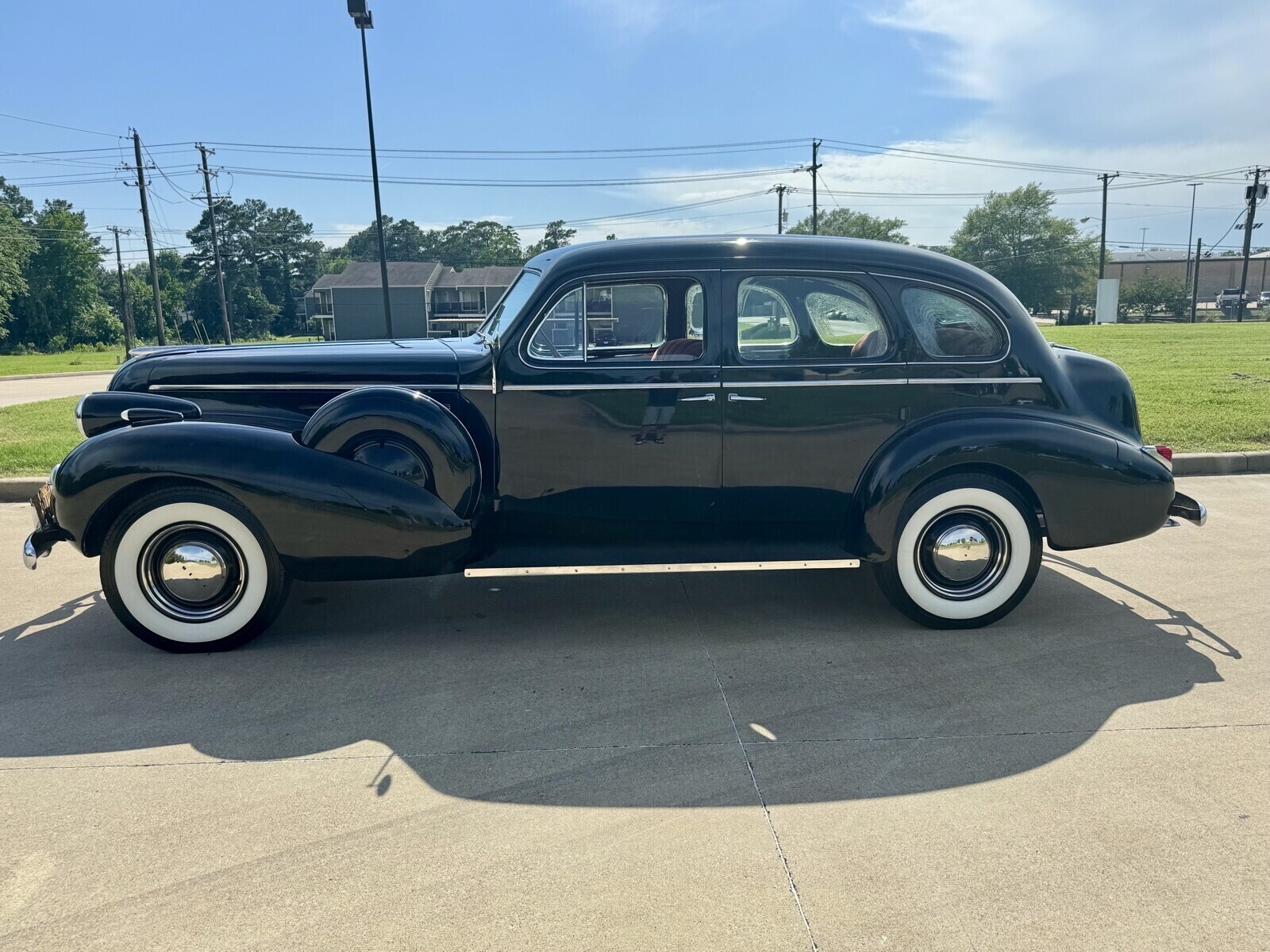 Buick-Roadmaster-1939-Sedan-10