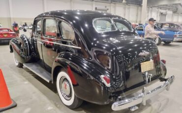Buick-Roadmaster-1939-Sedan-2