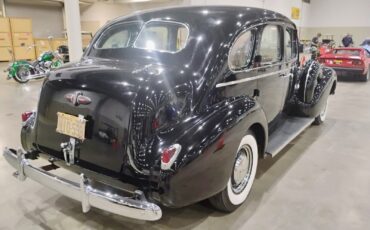 Buick-Roadmaster-1939-Sedan-3