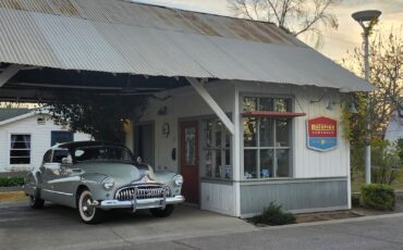 Buick-Roadmaster-1948-Sedan-1