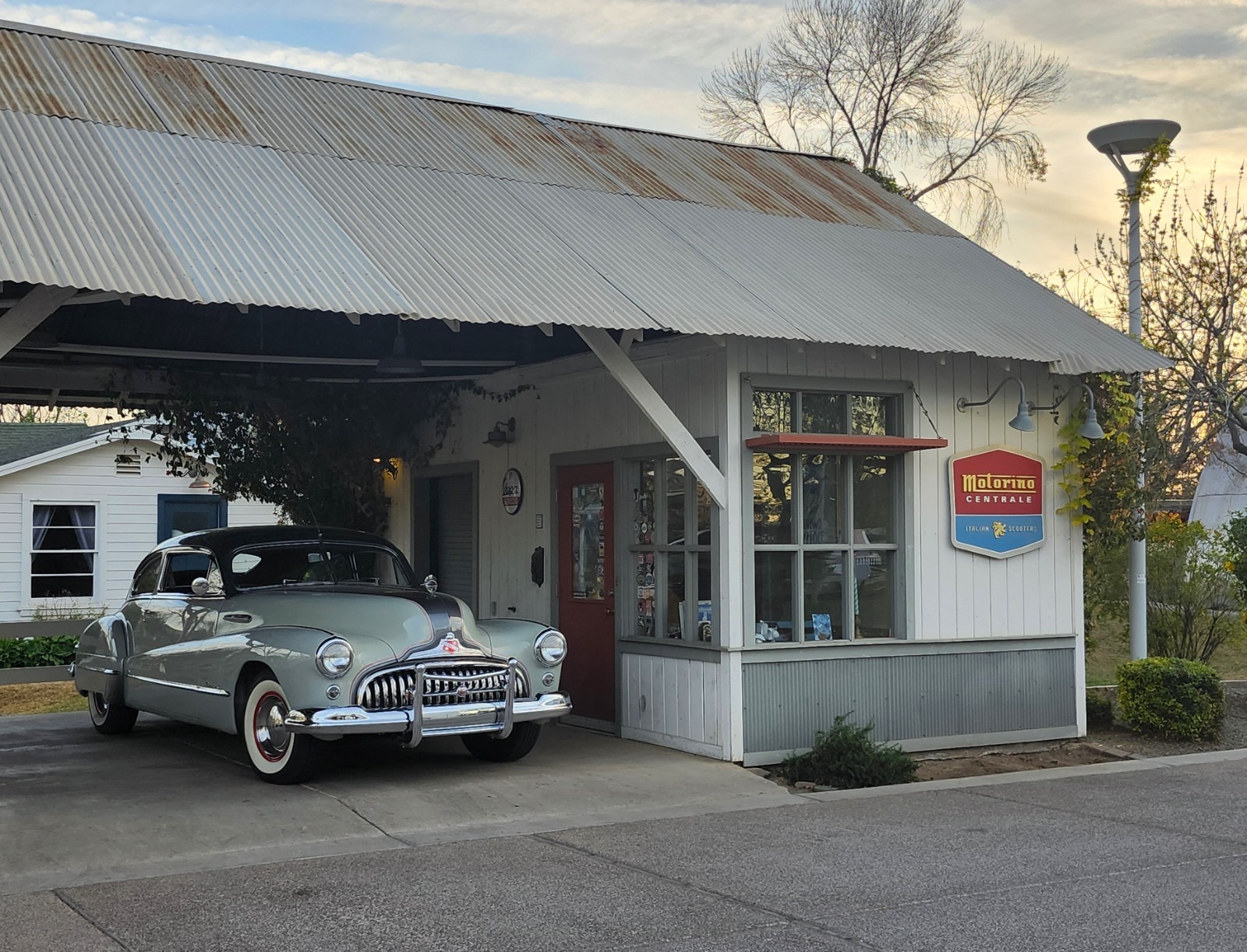 Buick-Roadmaster-1948-Sedan-1