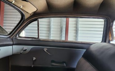 Buick-Roadmaster-1948-Sedan-11