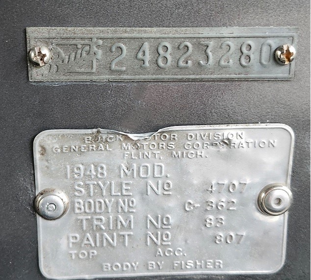 Buick-Roadmaster-1948-Sedan-13