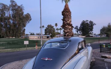 Buick-Roadmaster-1948-Sedan-3