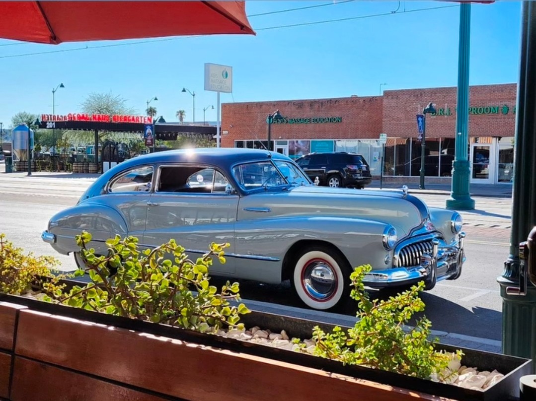 Buick-Roadmaster-1948-Sedan-5