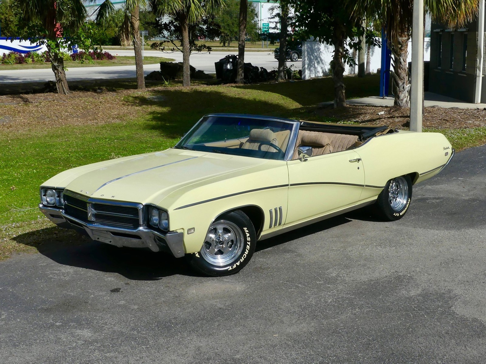 Buick-Skylark-1969-Convertible-10