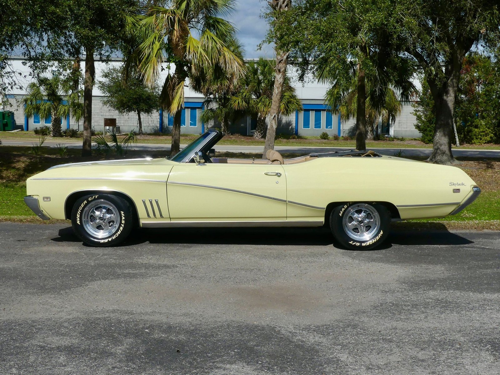 Buick-Skylark-1969-Convertible-12