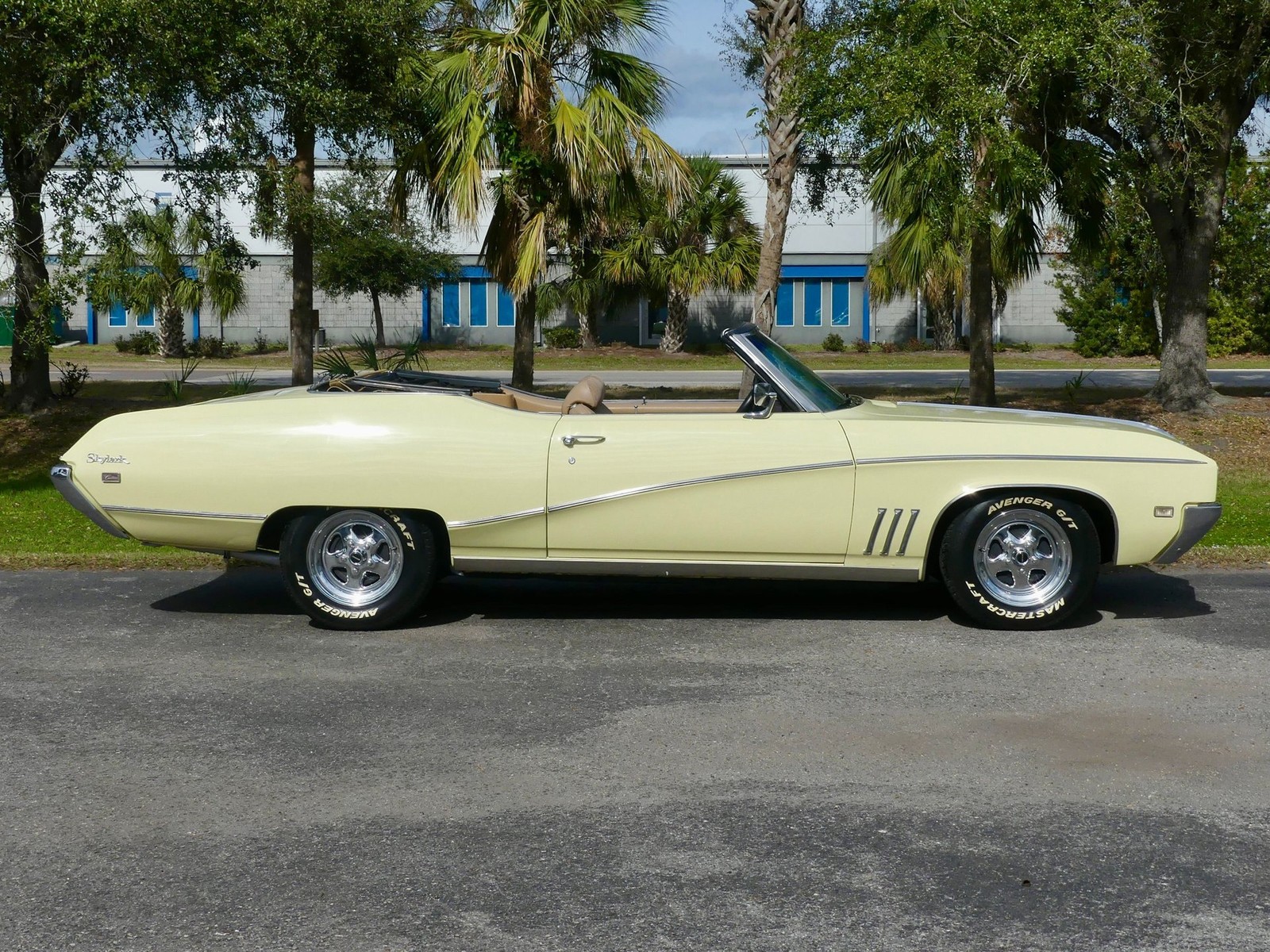 Buick-Skylark-1969-Convertible-4
