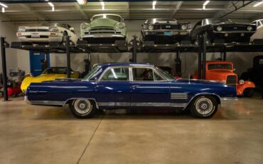 Buick-Wildcat-1964-4-Door-Sedan-1