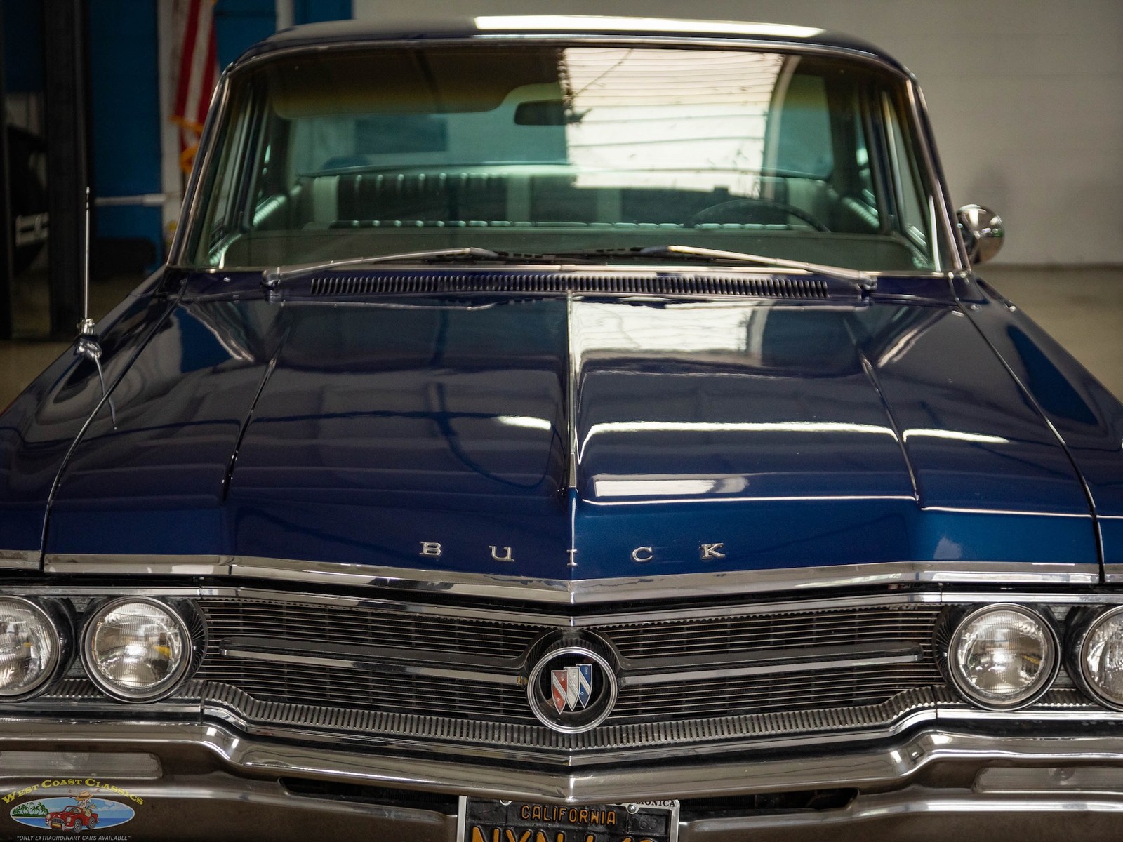 Buick-Wildcat-1964-4-Door-Sedan-11