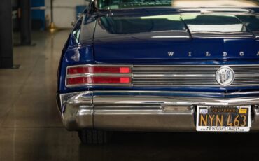 Buick-Wildcat-1964-4-Door-Sedan-14