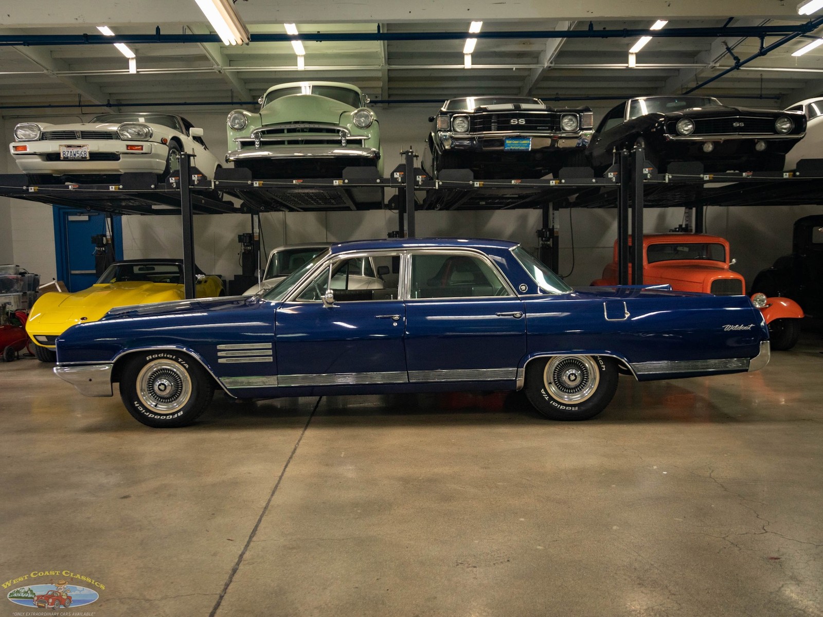 Buick-Wildcat-1964-4-Door-Sedan-2