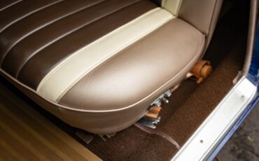 Buick-Wildcat-1964-4-Door-Sedan-24