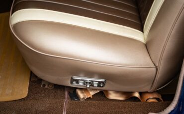 Buick-Wildcat-1964-4-Door-Sedan-26