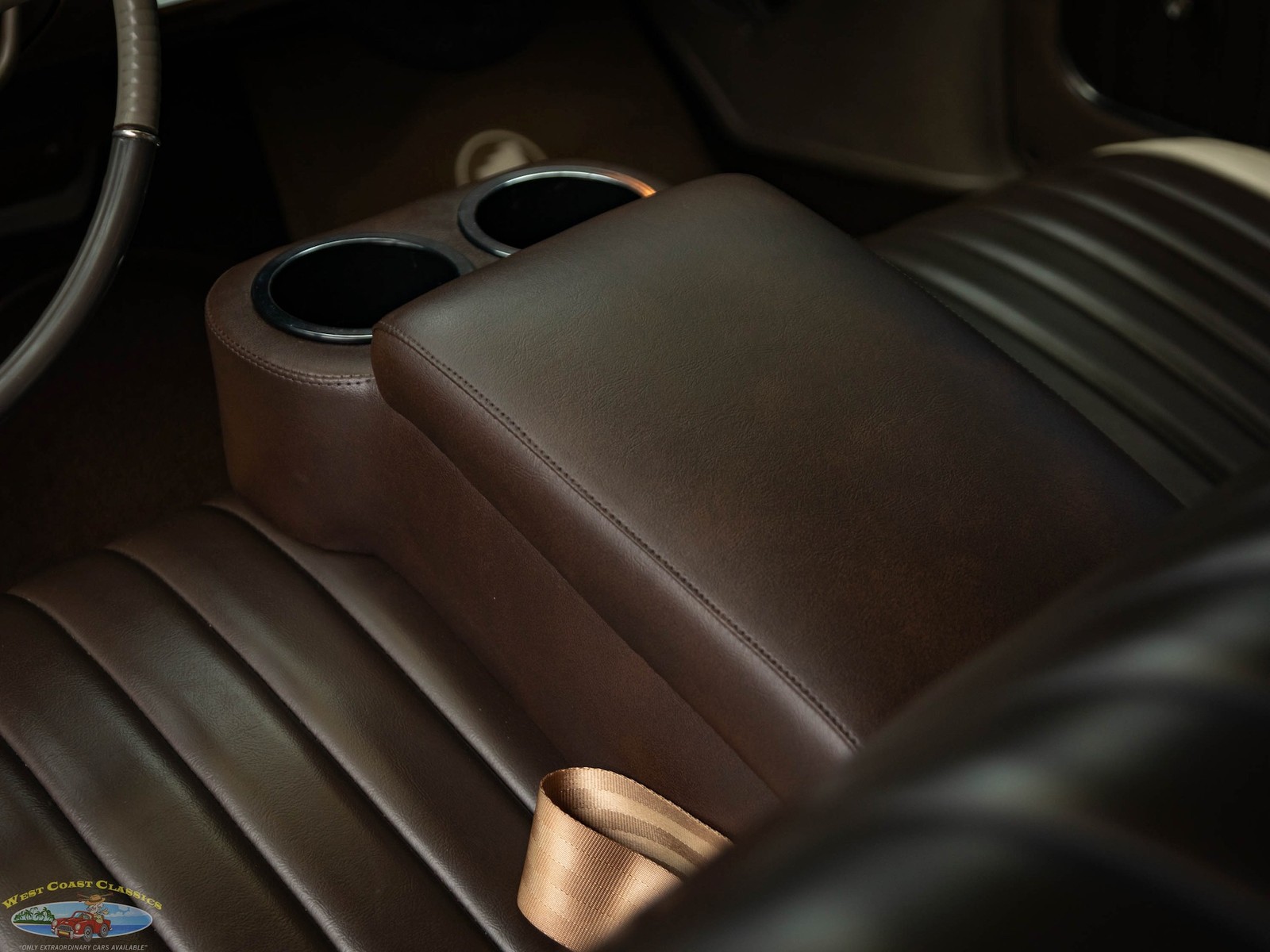 Buick-Wildcat-1964-4-Door-Sedan-28