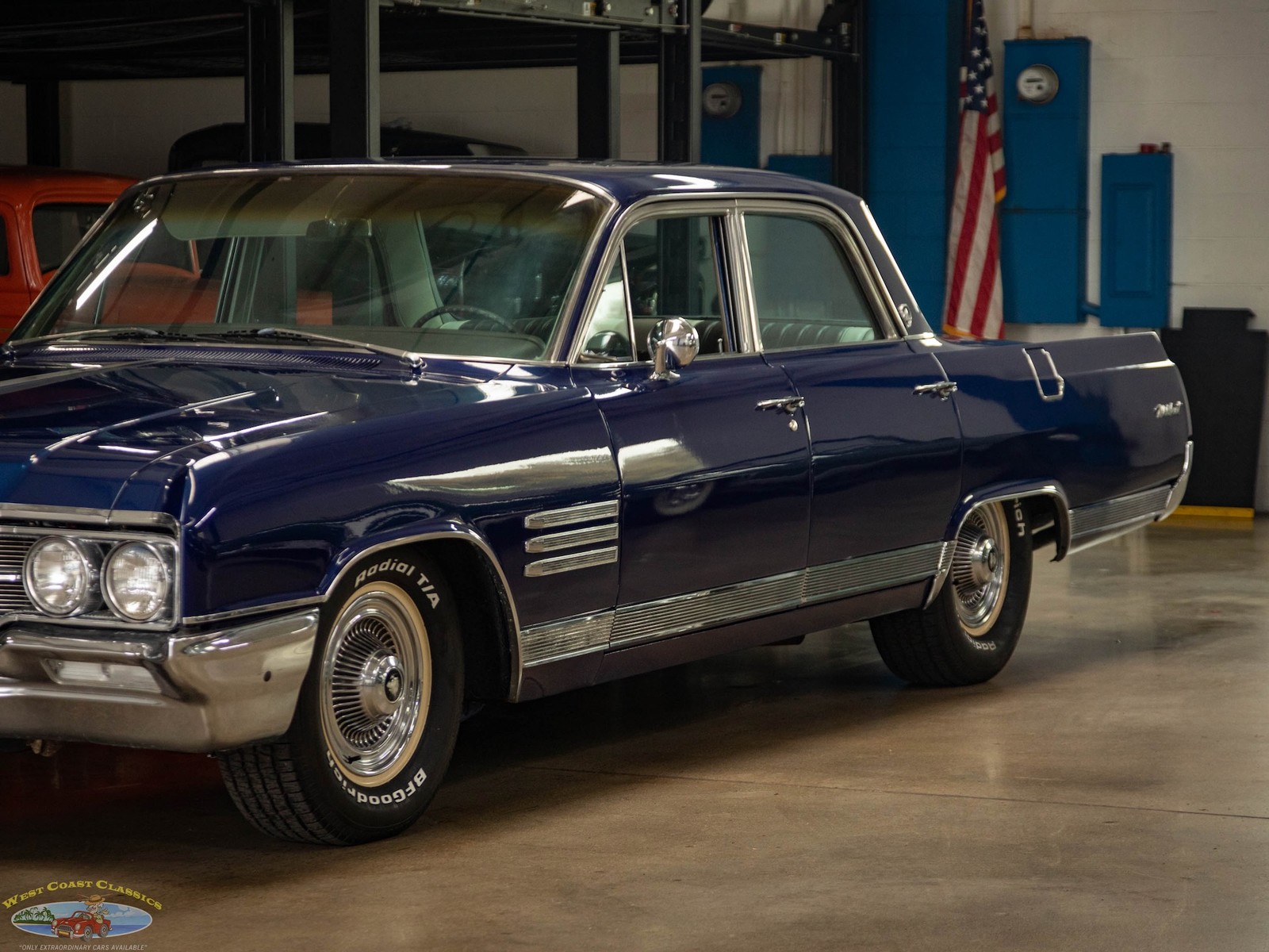 Buick-Wildcat-1964-4-Door-Sedan-4