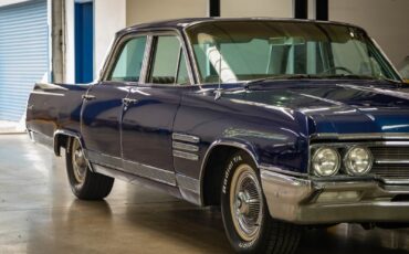 Buick-Wildcat-1964-4-Door-Sedan-7