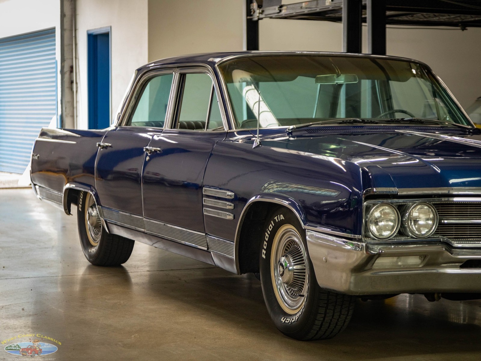 Buick-Wildcat-1964-4-Door-Sedan-7