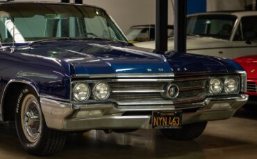 Buick-Wildcat-1964-4-Door-Sedan-8