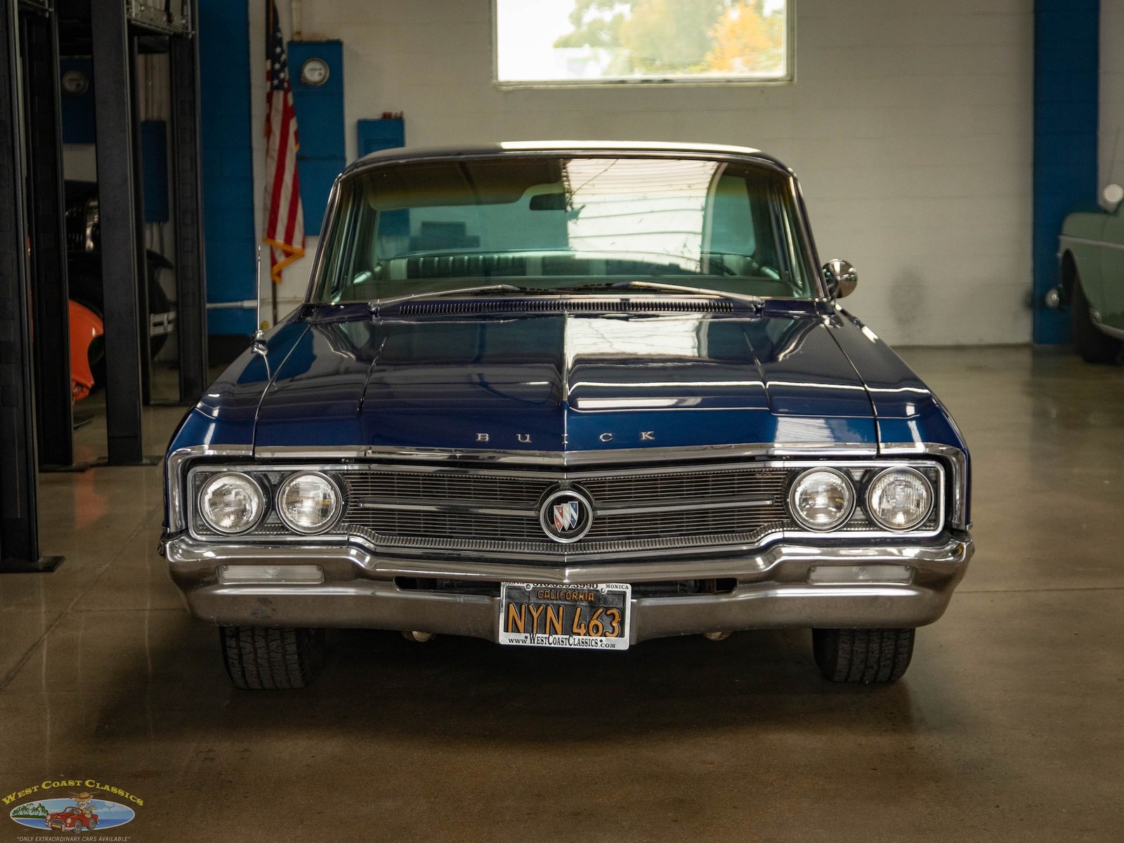 Buick-Wildcat-1964-4-Door-Sedan-9