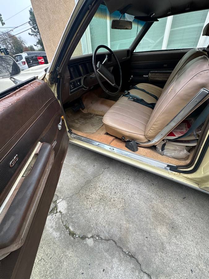 Buick-grand-sport-1970-yellow-29