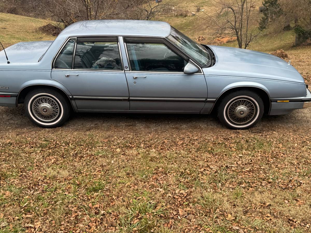 Buick-lasbre-1990-blue-1