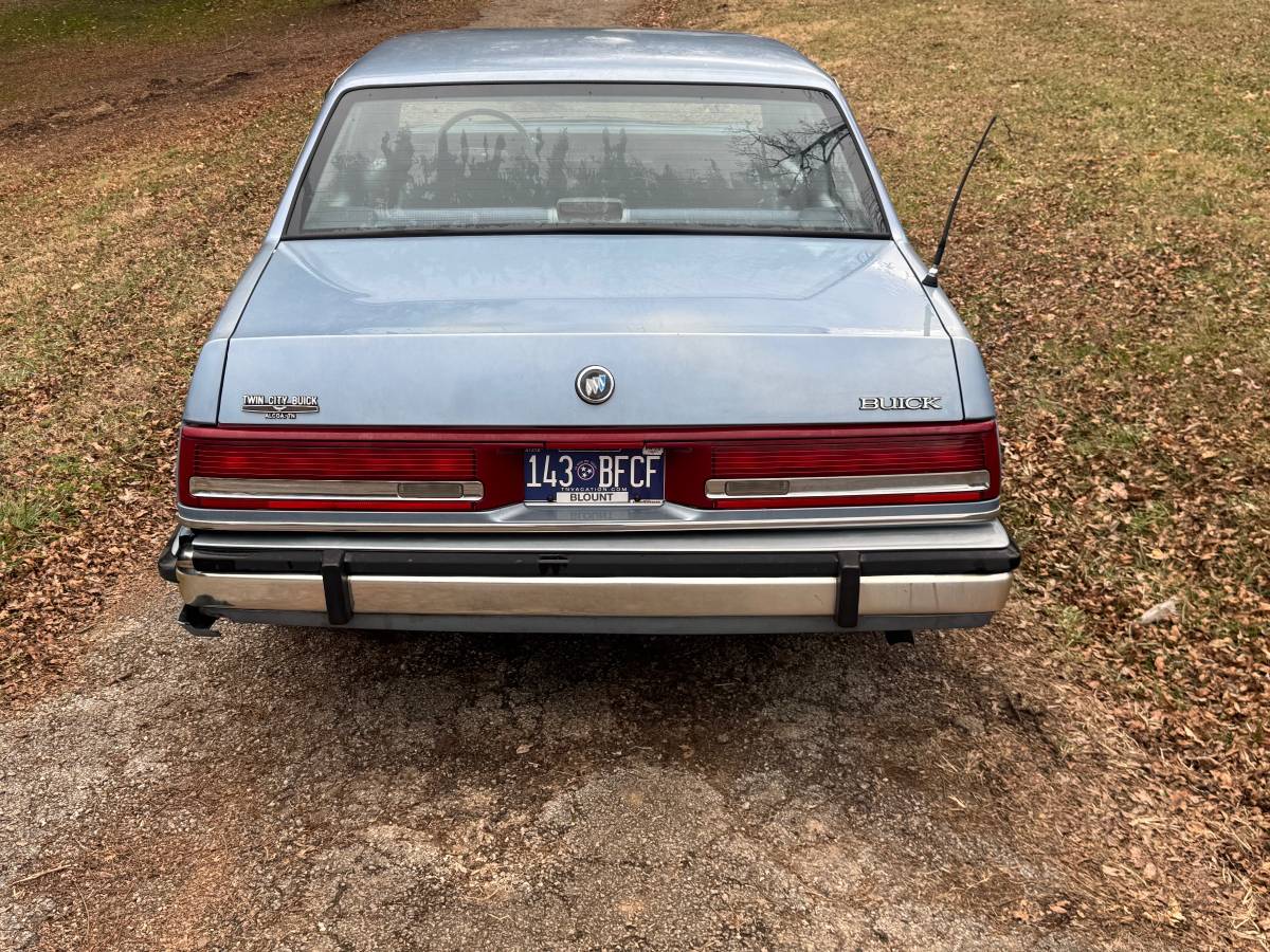 Buick-lasbre-1990-blue-2
