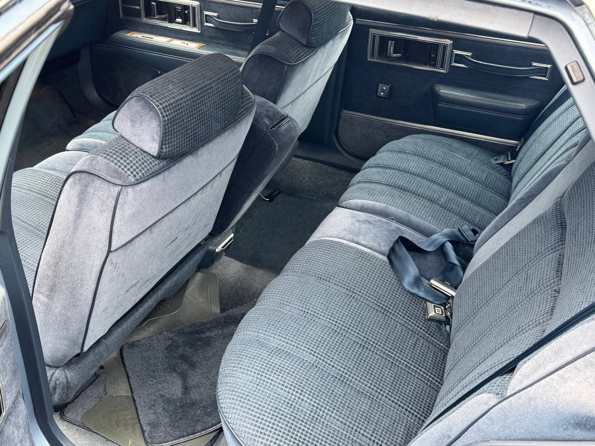 Buick-lasbre-1990-blue