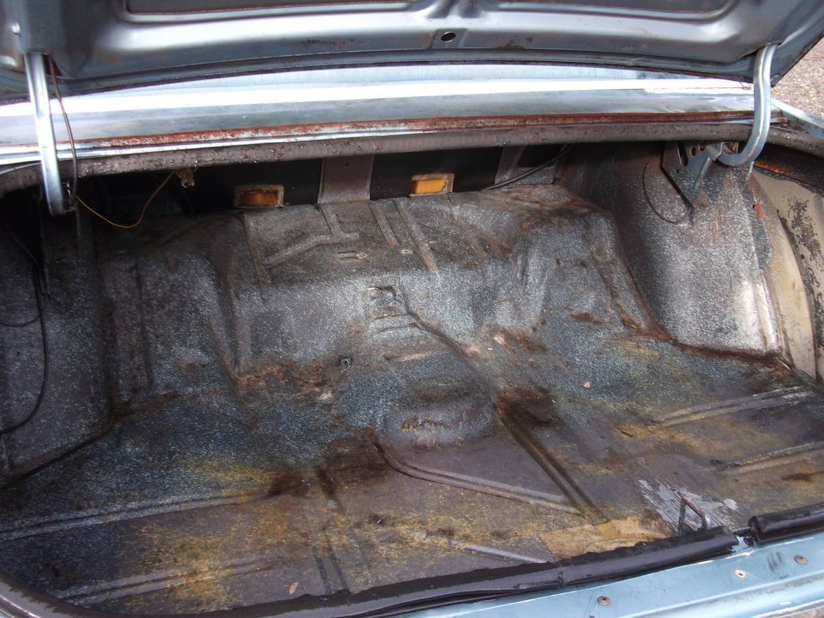 Buick-lesabre-1977-1