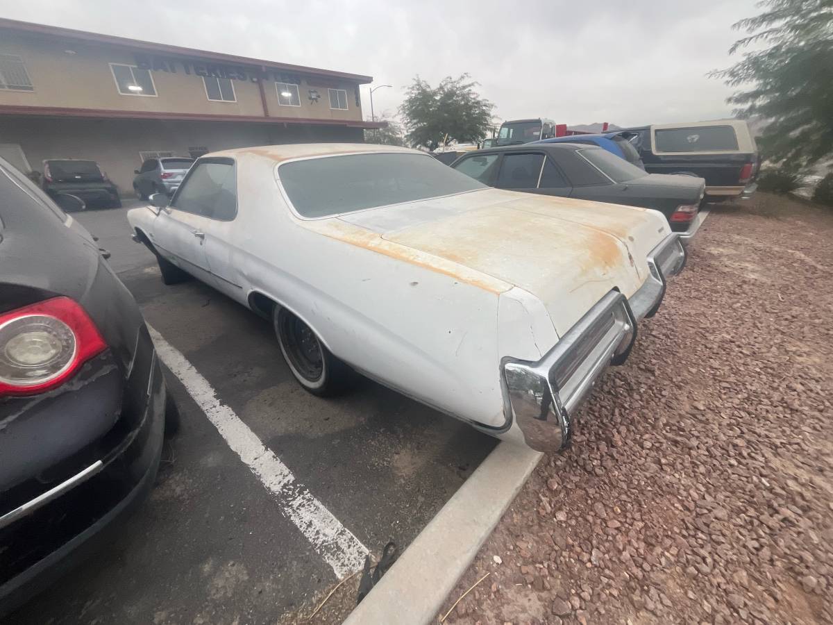 Buick-lesabre-1977-8