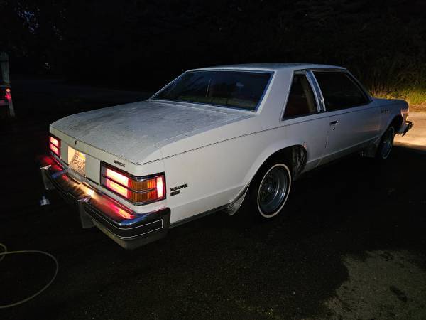 Buick-lesabre-1979-white-9