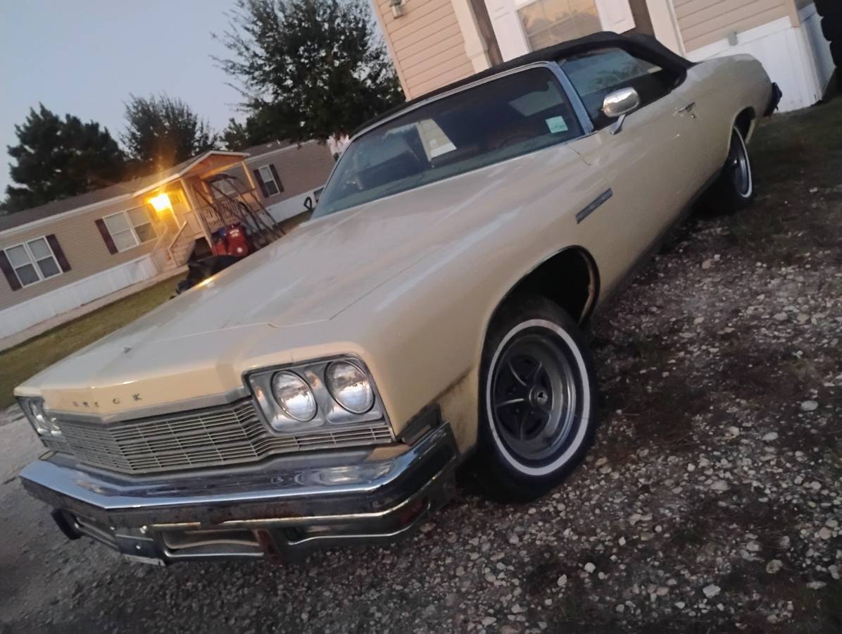 Buick-lesabre-custom-1975-1